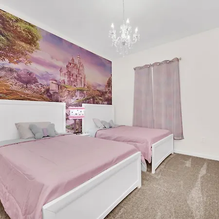 New Spacious And Themed 5 Bedroom Home Minutes From Disney And Waterparks!